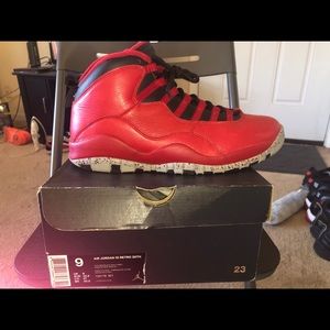 Retro Jordan 10s “Bulls over Broadway” men’s 9